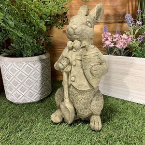 Stone Garden Wind in the Willows 'rabbit With Spade' Concrete Statue ...