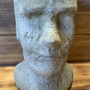 Stone Garden Easter Island Head Plant Pot Planter/ moai/ Tiki Concrete Ornament