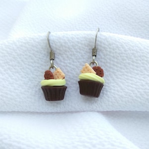 Chocolate cupcake earrings Bakery jewelry Foodie gift Cupcake mom gift Tiny food earrings Cupcake jewelry Pastry earrings Fake food jewelry