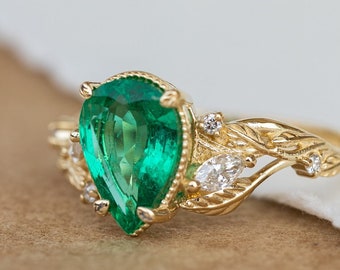 READY TO SHIP, Sizes 6-8Us, Gold Twig Engagement Ring with Natural Emerald and accents Diamonds, Nature inspired Ring for Bride