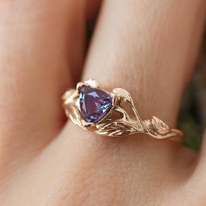 Alexandrite engagement ring, nature wedding ring, gold wedding band, branch ring, leaves engagement ring, leaf ring, trillion cut, twig ring