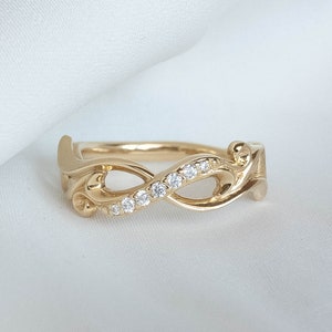 Infinity Wedding Band with Diamonds, 14K or 18K Solid Gold Leaf Scroll Ring, Nature inspired Infinity Ring, Unique Gold Wedding Ring for Her