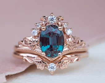 Ivy Leaf Alexandrite Ring Set, Leafy Elvish Engagement Ring & Matching Leaves Wedding Band with Diamond, 2pcs Bridal set 14K / 18k Gold