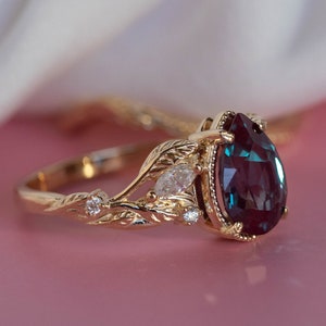 Colour changing Alexandrite Engagement Ring, Nature Gold Leaves Ring, 2.3 carat Gemstone Promise Ring, Fantasy Proposal Ring in 14k 18k Gold