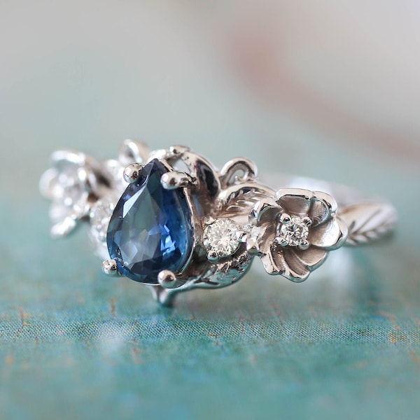 Anillo de compromiso de zafiro, anillo floral, oro blanco macizo, anillo de compromiso natural, anillo único para mujer, zafiro azul y diamantes, talla pera