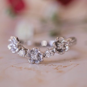 Diamond flower ring, curved wedding band, nature inspired ring, romantic engagement flower lab grown diamonds ring, floral wedding band, 14k