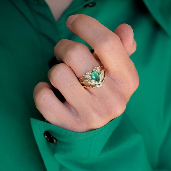 Elfen Wald Grün Smaragd Ring und Gebogener Diamant Ehering Verlobungsring Set, Einzigartige Natur Inspirierte Blatt Ringe in 14k oder 18k Gold
