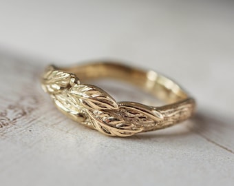 Tree branch wedding band, nature wedding ring, rustic ring for man, mens jewelry, gold wedding band, leaf ring, nature inspired, bark ring