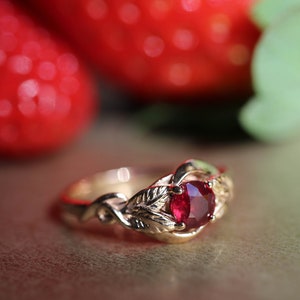 Robijnrode verlovingsring, roségouden ring voor vrouw, bladerenring, op de natuur geïnspireerde trouwring, unieke verlovingsring, geboortesteen juli