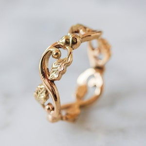 Oak leaves wedding band, gold ring for woman, oak ring, eternity band, leaves ring, woodland ring, nature jewelry, tree ring, unique ring