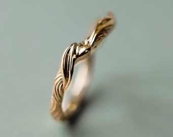 Gold twig wedding band, leaves wedding ring, rustic ring, branch ring, nature inspired, gold ring for woman, stacking wedding band, 14K, 18K