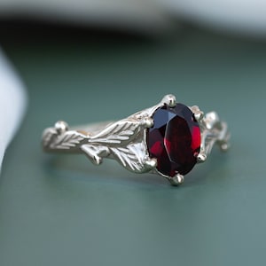 1.2 ct Solid Gold Garnet Ring, Handmade Ethical Wedding Ring, Engagement Leaf Rings for Women with Real Garnet, Heirloom Leaf and Vine Ring