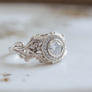 Round Lab Grown Diamond Halo Engagement Ring Nature inspired with Leaves & Acorns, Unique Oak Leaf Ring, Alternative Ethical Engagement Ring