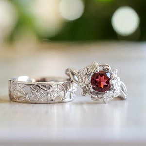 Wedding rings set His and Hers - Leafy Natural Garnet Ring for Her and Gold Ivy leaves Band for him, Couples Ring Set inspired by Nature