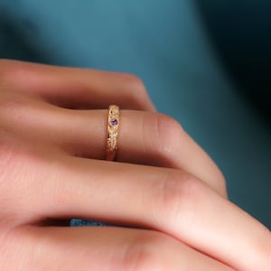 rpund alexandrite gold wedding band for woman, rose gold wedding ring