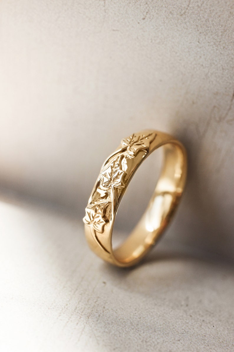 Three ivy leaves wedding band, gold men's wedding band, nature wedding ring for him, leaves ring, 14K yellow gold, leaf wedding ring image 3