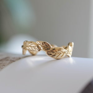 Solid Gold Leaves Wedding Ring for Men / Women, Unconventional Leaf Wedding Band, Laurel wreath Leaf Eternity ring, Nature Wedding Ring image 1