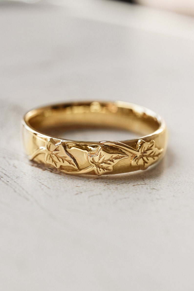 Three ivy leaves wedding band, gold men's wedding band, nature wedding ring for him, leaves ring, 14K yellow gold, leaf wedding ring image 1