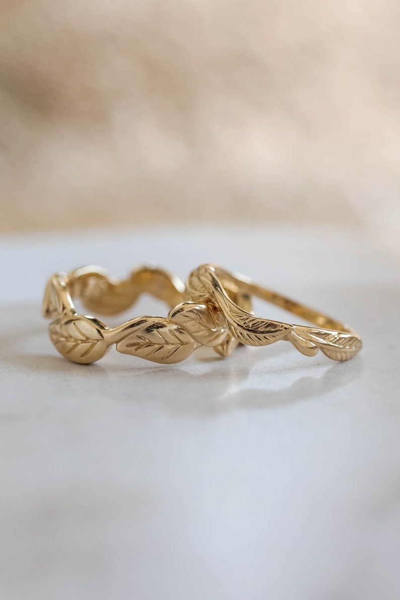 Solid Gold Leaves Wedding Ring for Men / Women, Unconventional Leaf Wedding Band, Laurel wreath Leaf Eternity ring, Nature Wedding Ring image 5