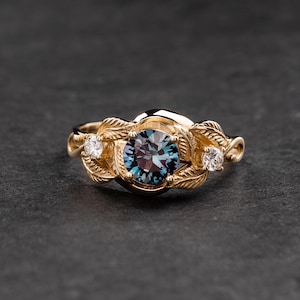 Massief gouden alexandriet verlovingsring, lab alexandrietring, op de natuur geïnspireerde ring, bladerenring, bladverlovingsring, takring, 14K 18K