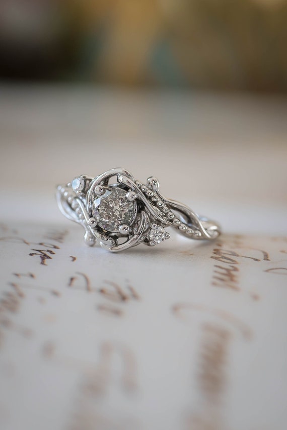 Vintage Style Engagement Rings - Antique & Classic Styles | Robbins Brothers