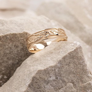 6mm Gold Leaf Wedding Band for Him, Mens Wedding Band Unique, Nature inspired Elf Wedding Ring for Men, 14k or 18k Solid Gold