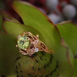 Ivy leaves engagement ring, peridot ring, nature inspired ring, gold leaf ring, elvish ring, peridot diamonds ring, fantasy engagement ring image 6