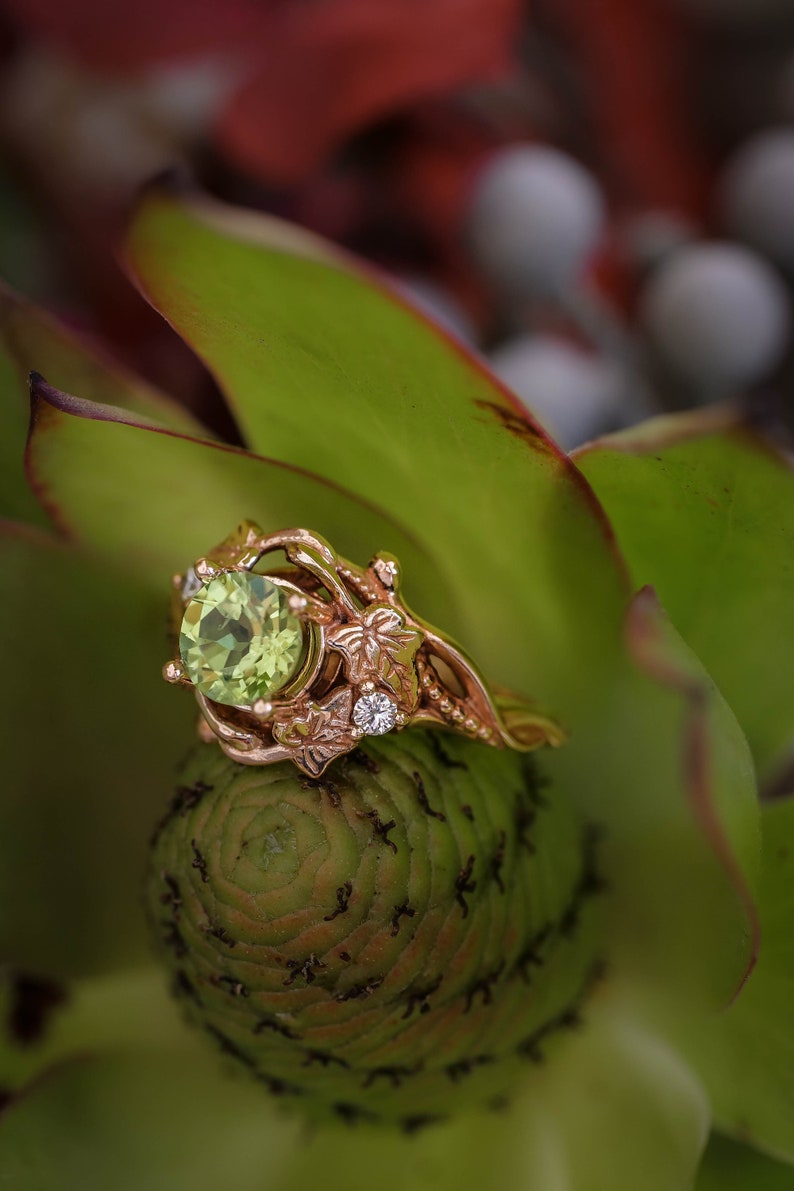 Ivy leaves engagement ring, peridot ring, nature inspired ring, gold leaf ring, elvish ring, peridot diamonds ring, fantasy engagement ring image 6