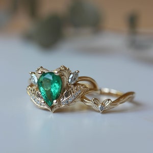 Elven Forest Green Emerald Ring and Curved Diamond Wedding Band Engagement Ring Set, Unique Nature Inspired Leaf Rings in 14k or 18k Gold image 4