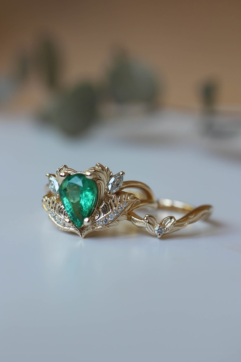 Elven Forest Green Emerald Ring and Curved Diamond Wedding Band Engagement Ring Set, Unique Nature Inspired Leaf Rings in 14k or 18k Gold image 4
