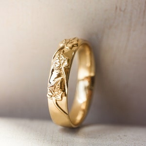 Three ivy leaves wedding band, gold men's wedding band, nature wedding ring for him, leaves ring, 14K yellow gold, leaf wedding ring image 5