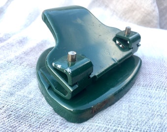 Vintage hole punch KIN model 603 - Czechoslovakia 50s - fir green