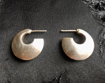 Pendientes vintage de plata con tapón, sello de orfebrería H.H.