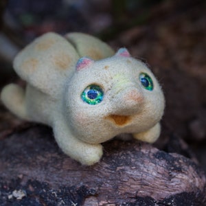 ladybug beetle needle felted  sculpture ,prop photo,felted animals  figurine,cute Ladybird collection,beetle toy,insect,Nursery decor