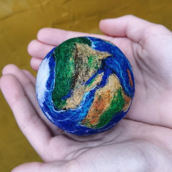 earth 3d ,felted ball planet earth layout,decor toddler room,props accessories