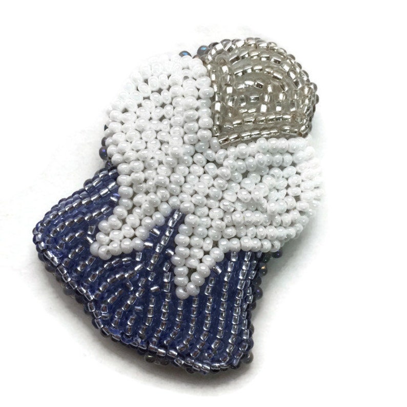 Guardian angel beaded brooch pin Beaded Jewelry Cute gift for daughter aunt Seed bead jewelry Embroidered cloth brooch mother