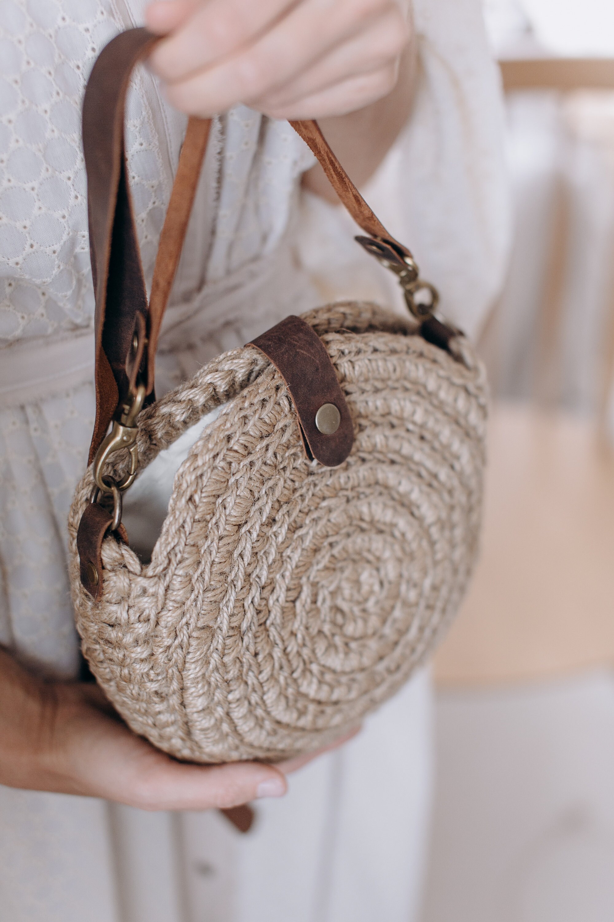 Round crossbody purse Wicker jute bag Round Woven Bag Small Etsy