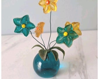 Escultura floral vintage de Lucite MCM, hecha con alambre cinético de la década de 1960, de New Trends Industries.