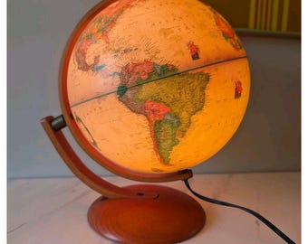 Podświetlany globus Vintage World Globe Nova Rico Heritage z drewnianą podstawą