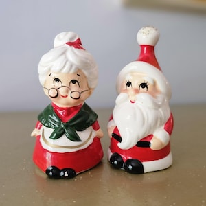 Lefton Santa Mrs Claus Salt & Pepper Shakers