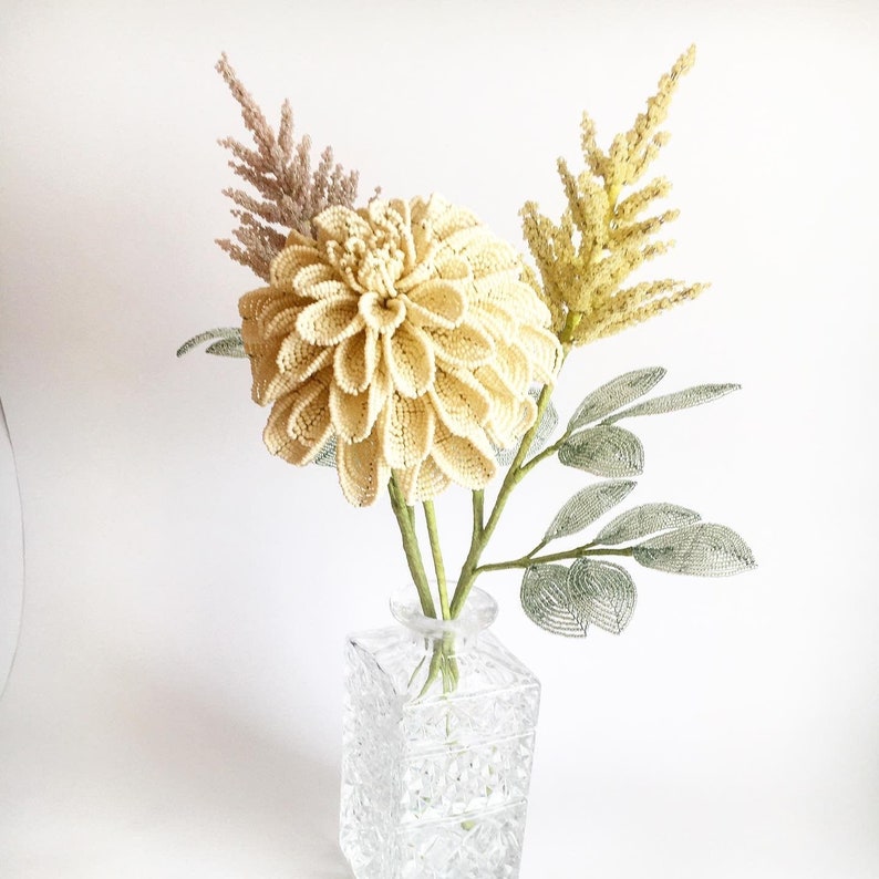 Floral centerpiece farmhouse Flower bouquet Light academia aesth Floral centerpiece farmhouse Flower bouquet Light academia aesth