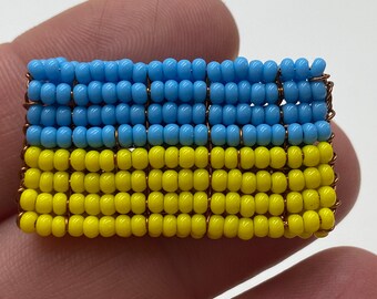 Ukraine flag pin Handbeaded pin Beaded brooch Ukraine souvenir Ukrainian flag colors