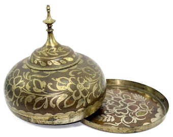 Antique Silver Work Mughal Paan Daan With Betel Nut Storage Box - Decorative Indo Islamic Betel Nut / Lime Paste Box Nice collectible G3-18