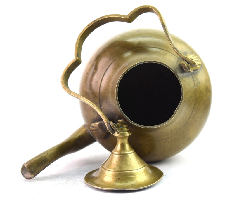 Uncommon shape Indian Old Brass Vintage Tea milk Kettle nice handle Vintage Metal Teapot Vintage Breackfast Table Decoration G66-436