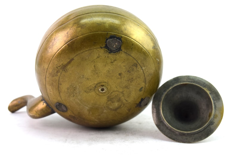 Uncommon shape Indian Old Brass Vintage Tea milk Kettle nice handle Vintage Metal Teapot Vintage Breackfast Table Decoration G66-436
