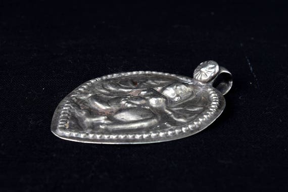 Great Vintage Silver Amulet Pendant Representing … - image 7