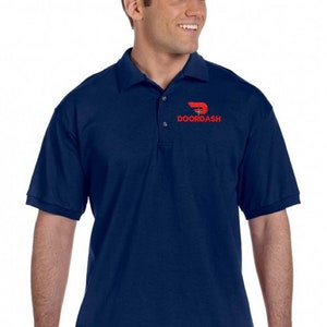 EMBROIDERY DOORDASH Logo auf Unisex Polo-Shirt, Option Namensstickerei rechts Navy