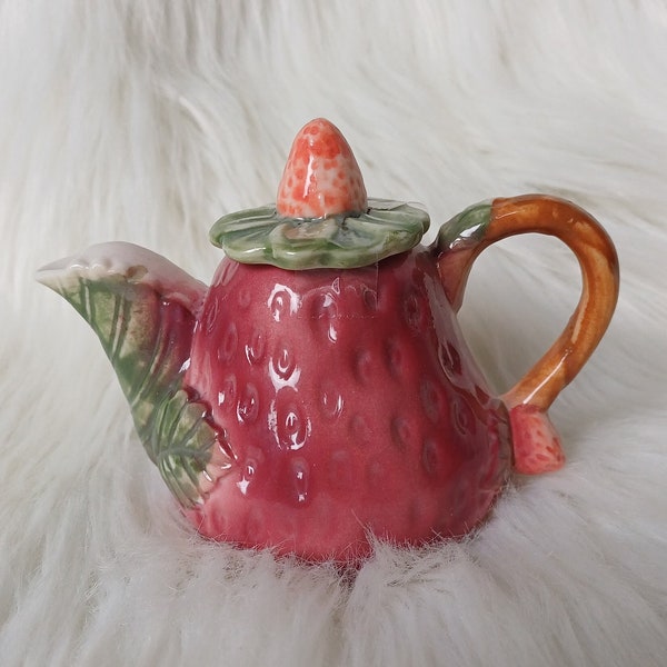 Erdbeere staubige rosa grüne Keramik kleine Teekanne für lose Blatt-Tees und Teebeutel / Retro Küche gemütliche Dekoration / Vintage Fee englischer Wasserkocher