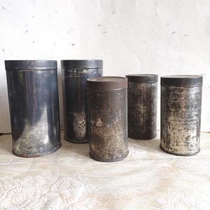 Vintage metal rustic cans rusty and weathered from 1950s/Farmhouse decoration/Rustic kitchen storage/retro shabby chic brocante decoration