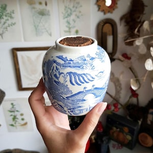 Antique Chinese vase/Rare lovely vintage blue and white "Maling" cetem ware willow patterned pot circa 1908-1920/Rustic kitchen decoration/
